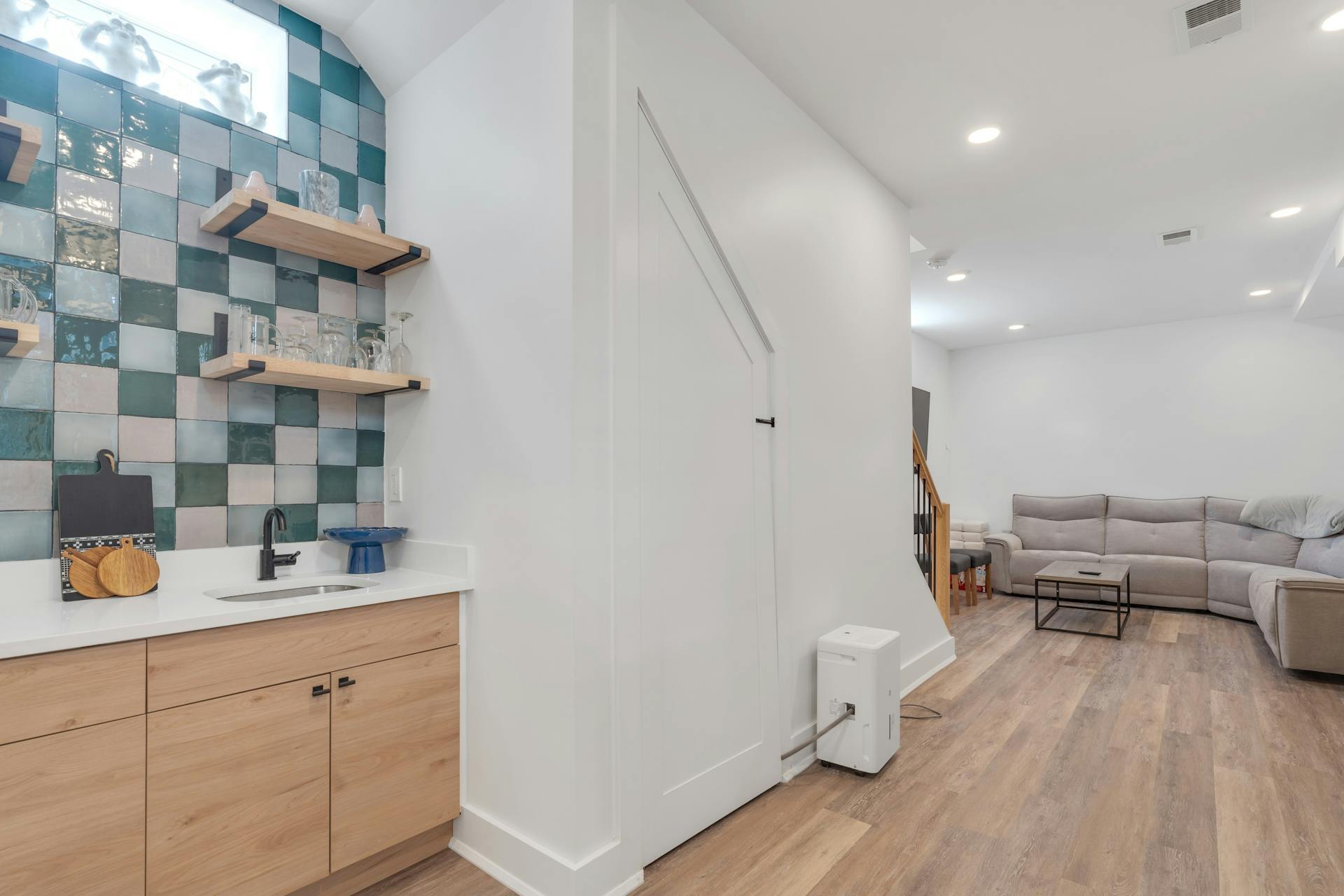 Building Photo - 71 Mission St