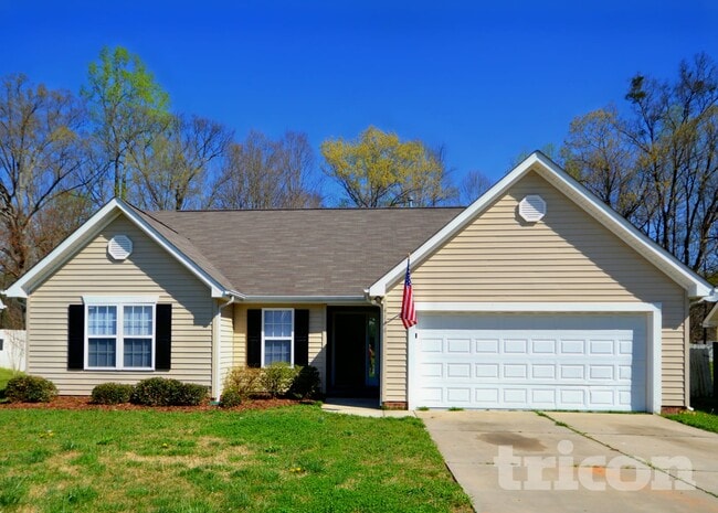 Building Photo - 4136 Red Shed Ln