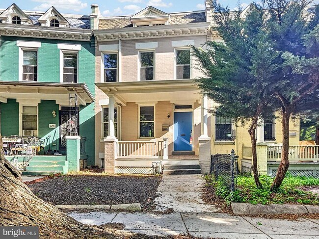 Building Photo - 138 Bryant St NW