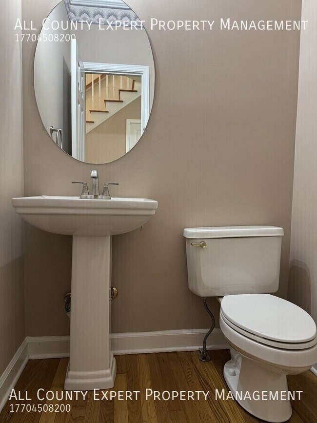 Building Photo - 4402 Fairecroft Terrace