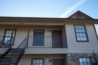 Building Photo - 604 Kings Way Dr