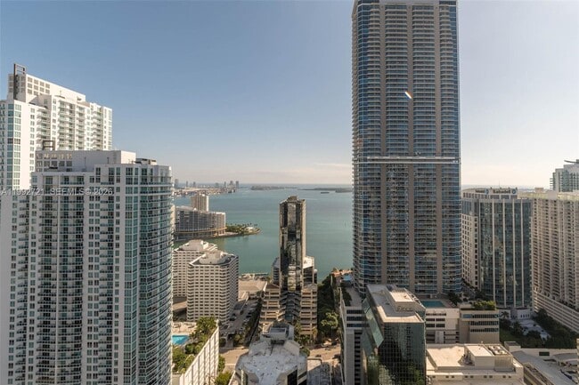 Building Photo - 1010 Brickell Ave