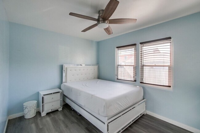 Building Photo - Newly Renovated And Ready For Occupancy