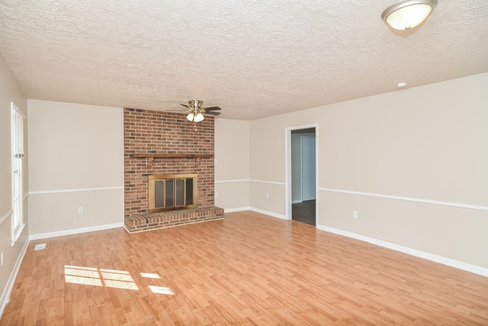 Building Photo - 26965 Pine Dr