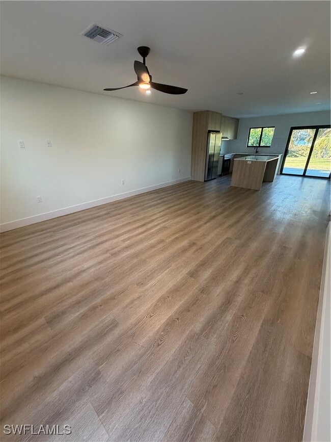 Building Photo - 3619 Poplar Way