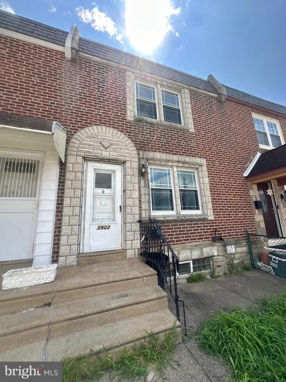 Primary Photo - 3903 Claridge St
