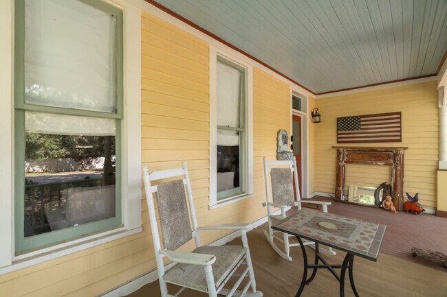 Building Photo - 509 Dabbs St