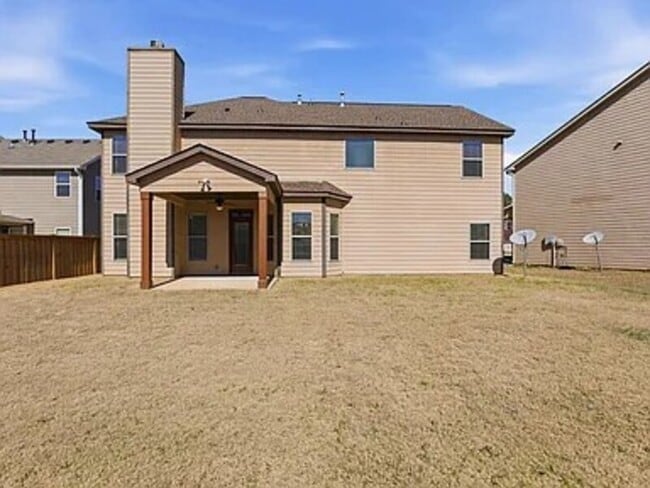 Building Photo - 8 Hillfoots Ct