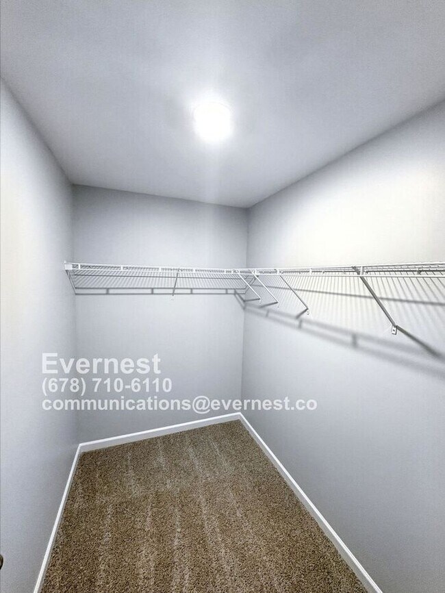 Building Photo - 75 Heyman Dr