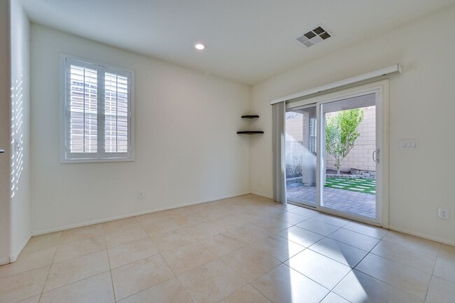 Building Photo - Green Valley!! Gated!! 4 Bedrooms!! Bed & Bath Downstairs!!  TANKLESS WATER HEATER!!! Covered pat...