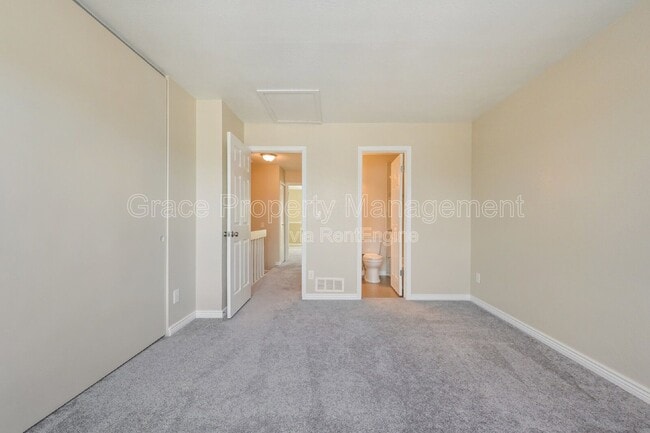 Building Photo - 8165 S Fillmore Way