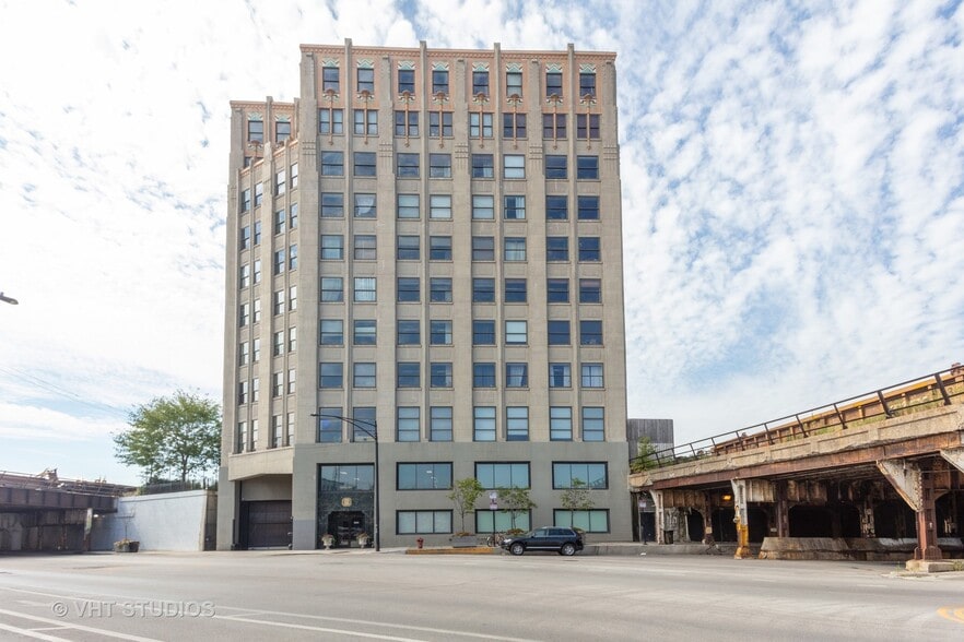Building Photo - 1550 S Blue Island Ave