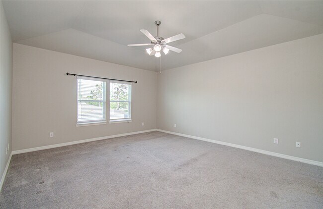 Building Photo - 1705 Bayway Dr