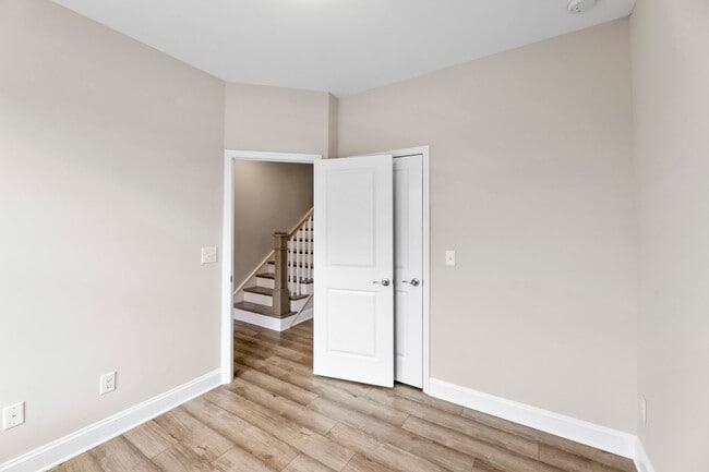 Building Photo - 210 Judson Ave