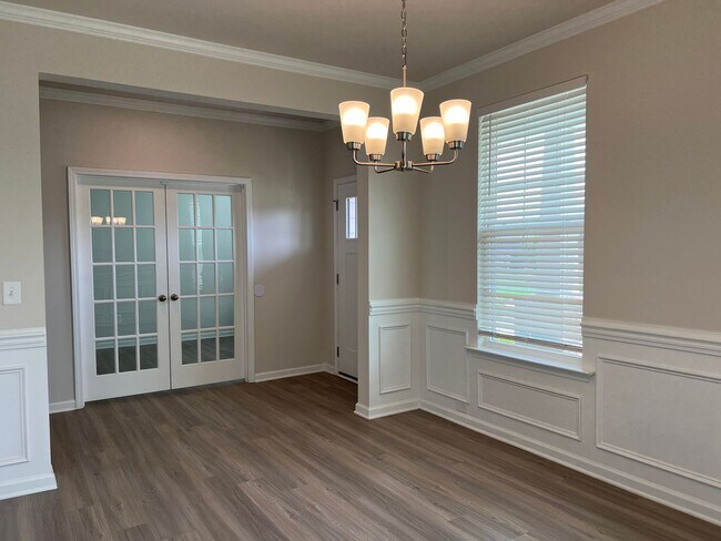 Building Photo - 4/2.5 Townhome Available Now!