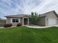 Building Photo - 1506 Desert Springs Ave