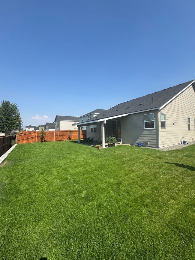 Building Photo - Immaculate Single-Story in the Ridgeview Neighborhood