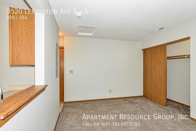 Building Photo - 3520 Lexington Ave S