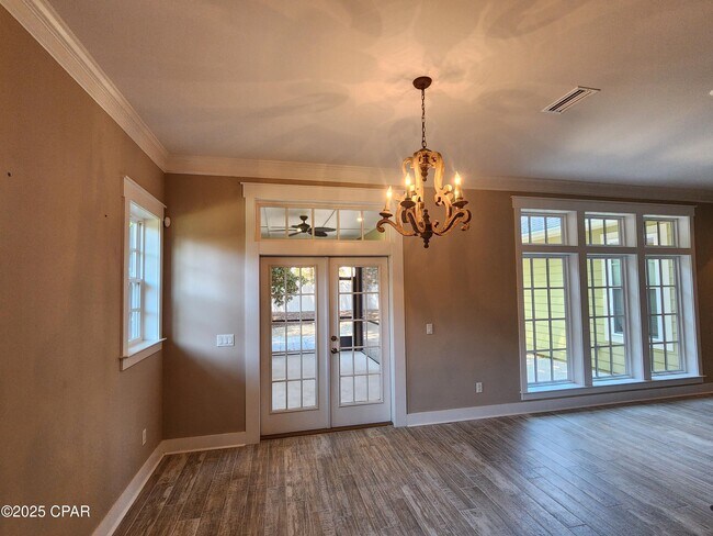 Building Photo - 3816 Mariner Dr