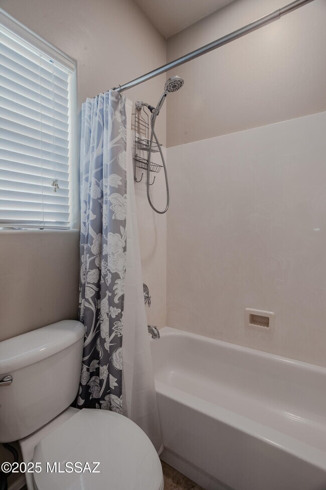 Building Photo - 6161 N Placita San Agustin