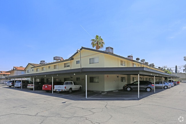 Building Photo - Tradewinds Apartments