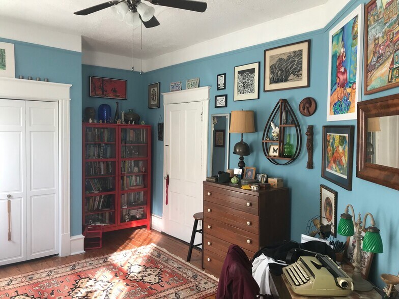 Middle bedroom 2 - 114 S 5th Ave