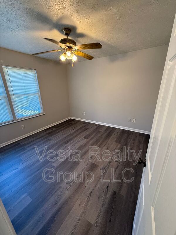 Building Photo - 250 Toby Springs Ln