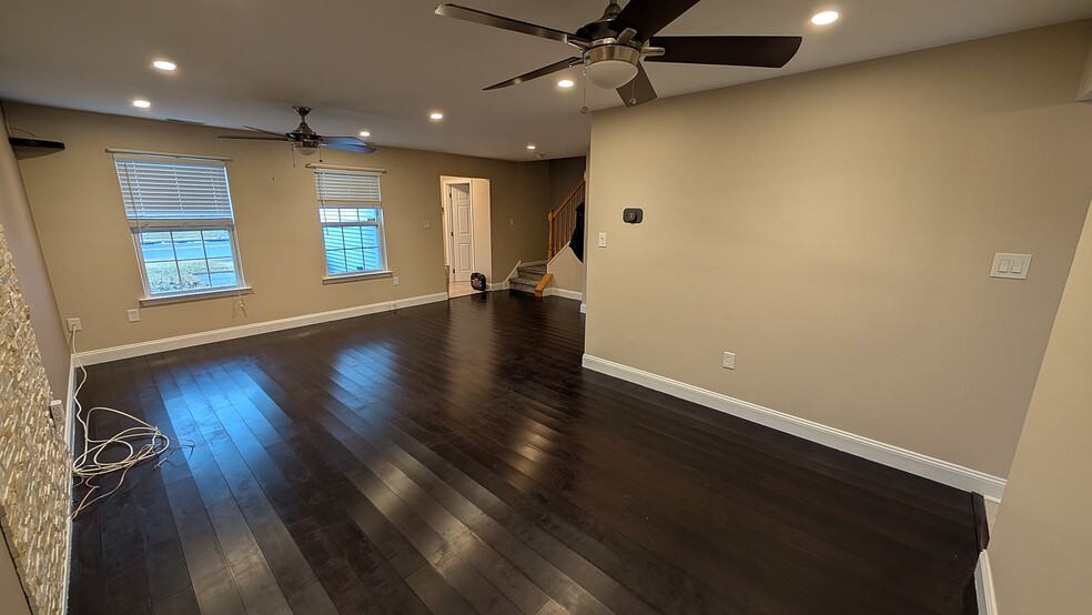 Building Photo - 228 Birch Hollow Dr