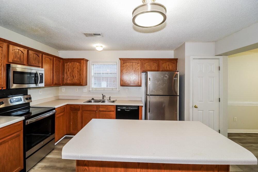 Building Photo - 10279 Green Moss Dr S