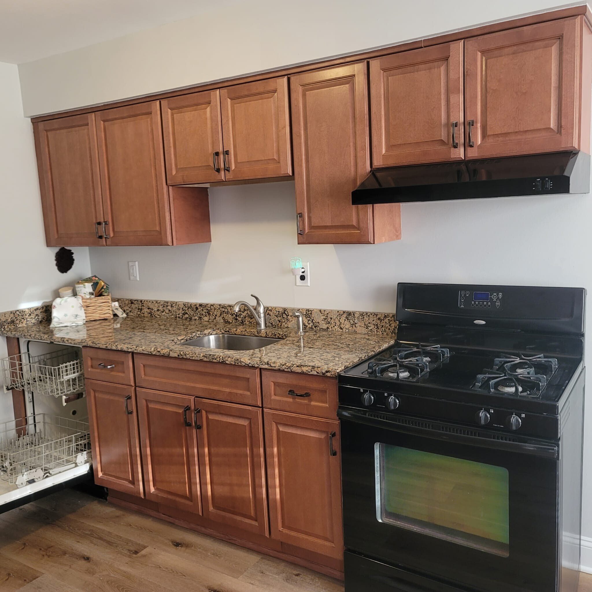 Kitchen - 1617 Raspberry Ct