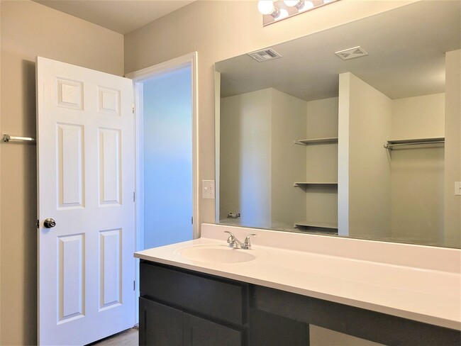 Building Photo - 21215 Winding Brook