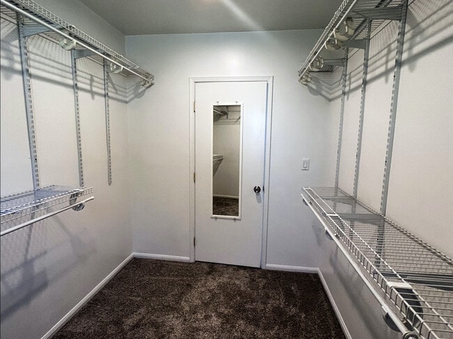 Closet of Main Bedroom - 1344 N Fairview St