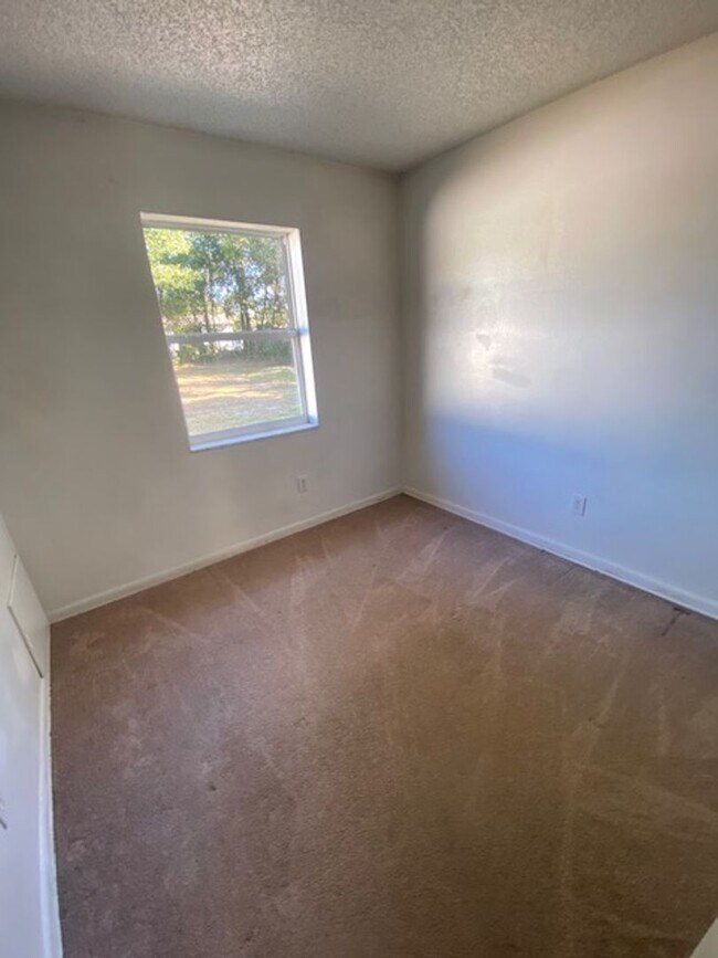 Building Photo - 3 Bed 1 Bath Home | Pet Friendly | Washer Dryer Hook Ups | Section 8 Welcome