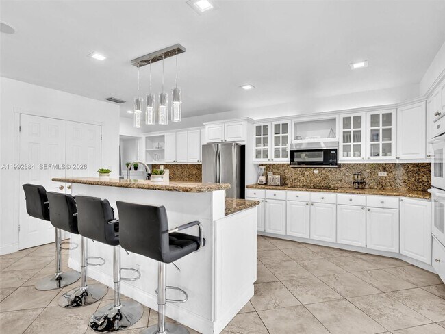 Building Photo - 413 Tamarind Dr