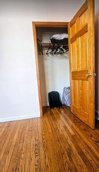 Building Photo - 205 E 73rd St