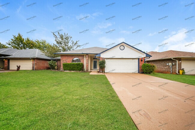 Primary Photo - 1708 Yosemite Pl