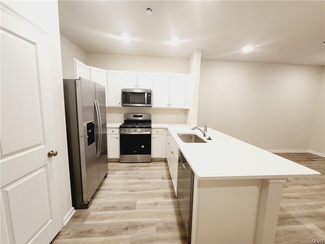 Building Photo - 1191 Susan Cir