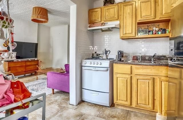 Building Photo - 330 Halladay St