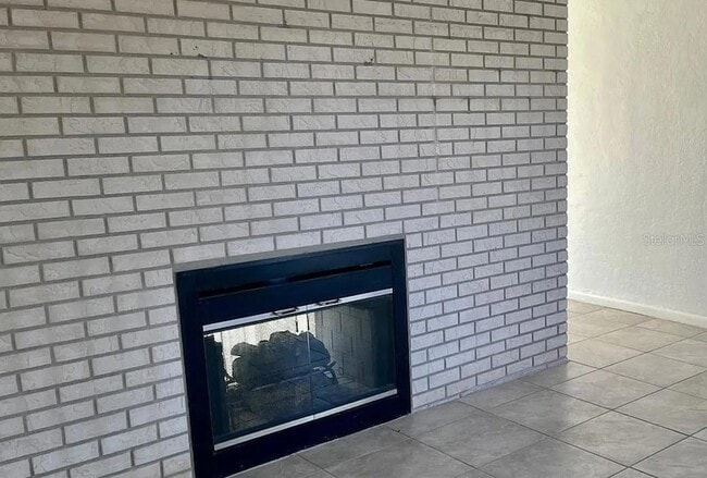 Building Photo - 22086 Beverly Ave