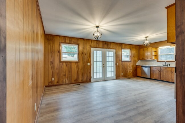 Building Photo - 134 Howes Chapel Rd