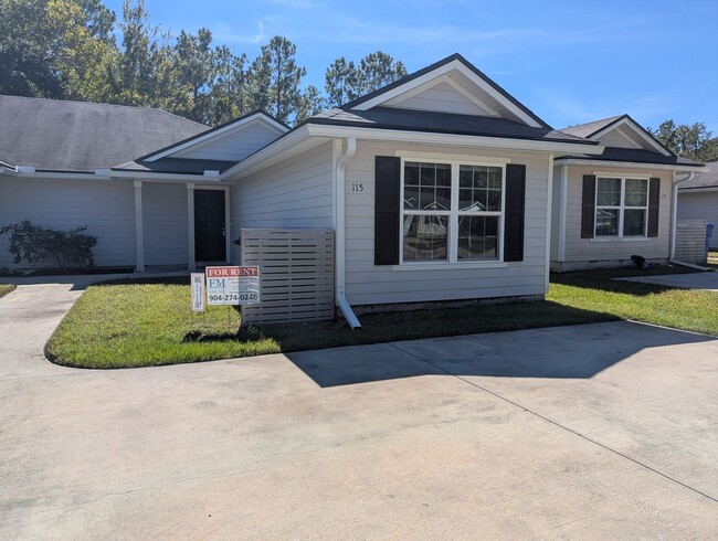 Building Photo - SPECIALS: *WAIVED $250 Admin Fee (app. fee not incl.); REDUCED RATE ON THIS 18mo LEASE (15mo & 12...