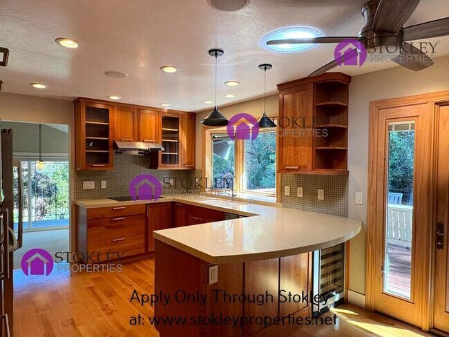 Building Photo - 66 Cuesta Way