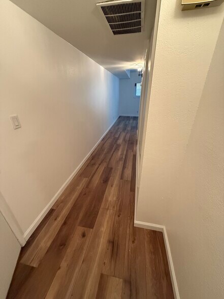 entry - 5300 E Waverly Dr