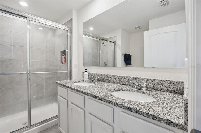 Building Photo - 13121 Bounty Ave