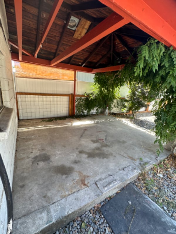 Building Photo - 4024 N Walnut St