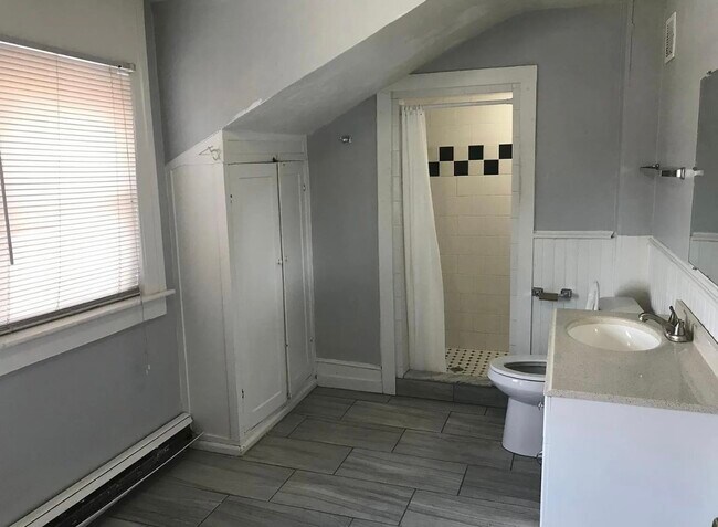 Building Photo - 250 Washington St