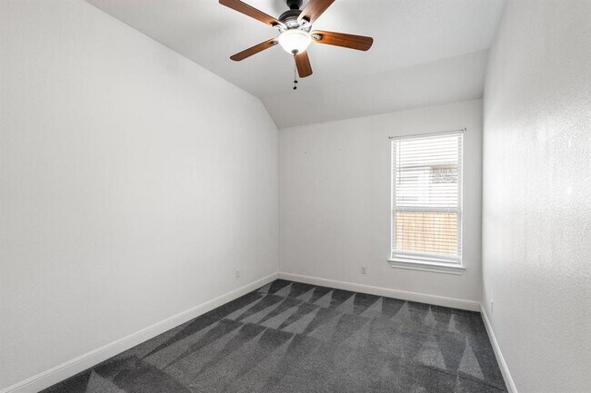 Building Photo - 175 Senna Dr