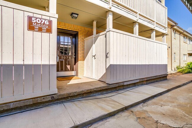 Building Photo - 5076 Matilda St