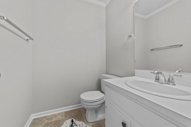 Building Photo - 803 W Davis St