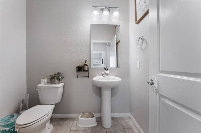 Building Photo - 7438 Ardenno St